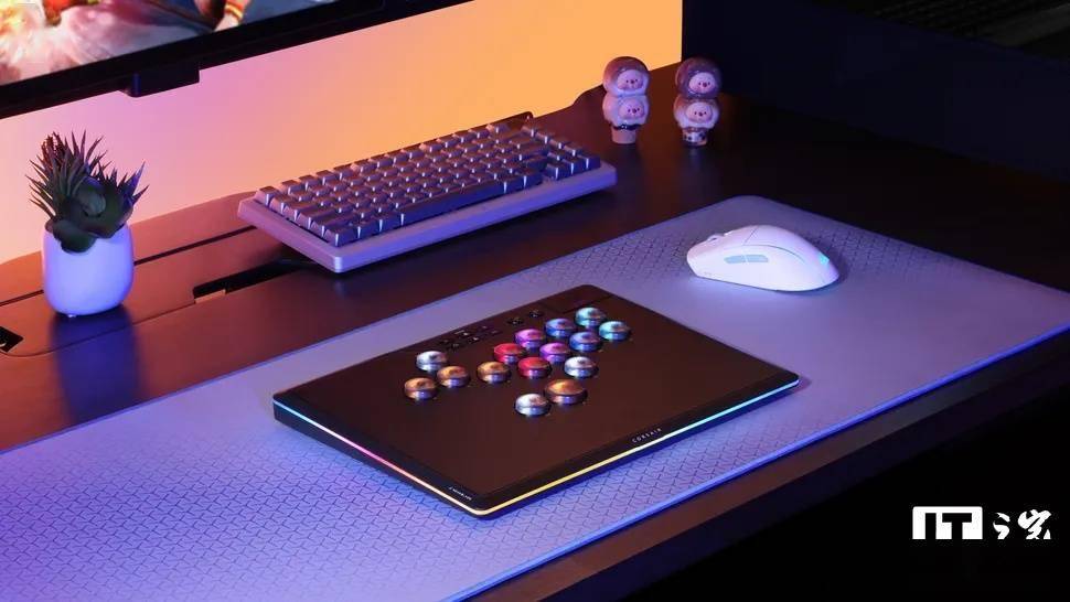 海盗船发布无摇杆格斗游戏手台Novablade Pro支持三模连接